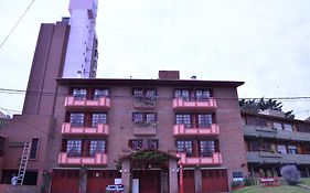 Departamentos Familiares Rosas Rojas